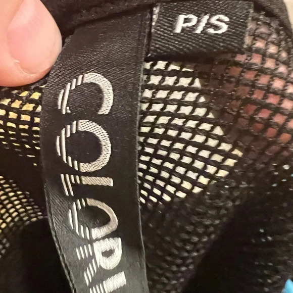 Colori black top with mesh, size large (L) features a cute gem zipper - Picture 5 of 8